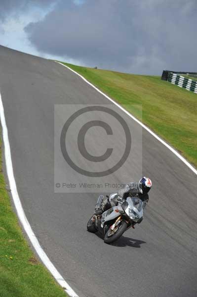 Motorcycle action photographs;cadwell;cadwell park photographs;event digital images;eventdigitalimages;motor racing louth lincolnshire;no limits trackday;peter wileman photography;trackday;trackday digital images;trackday photos