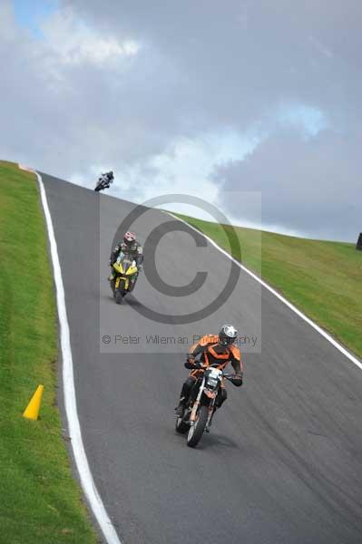 Motorcycle action photographs;cadwell;cadwell park photographs;event digital images;eventdigitalimages;motor racing louth lincolnshire;no limits trackday;peter wileman photography;trackday;trackday digital images;trackday photos