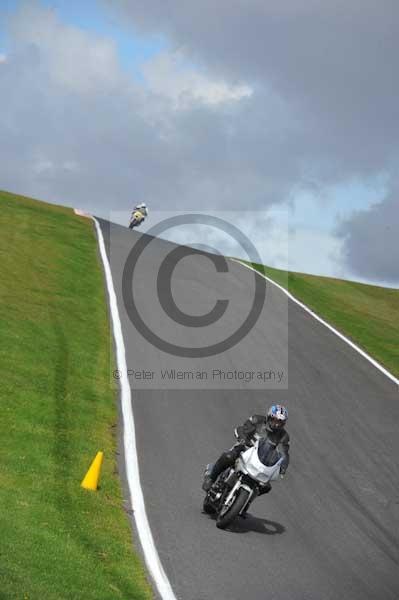 Motorcycle action photographs;cadwell;cadwell park photographs;event digital images;eventdigitalimages;motor racing louth lincolnshire;no limits trackday;peter wileman photography;trackday;trackday digital images;trackday photos