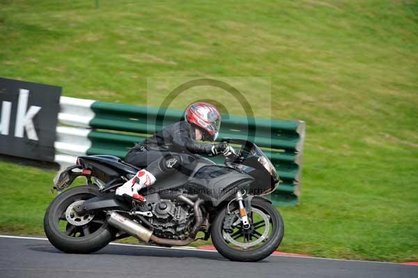 Motorcycle action photographs;cadwell;cadwell park photographs;event digital images;eventdigitalimages;motor racing louth lincolnshire;no limits trackday;peter wileman photography;trackday;trackday digital images;trackday photos