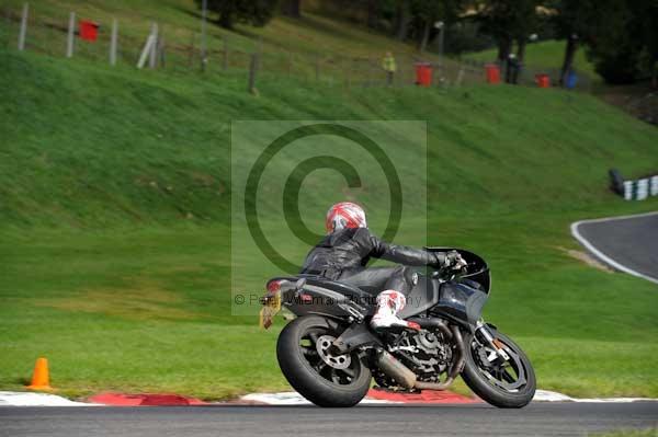 Motorcycle action photographs;cadwell;cadwell park photographs;event digital images;eventdigitalimages;motor racing louth lincolnshire;no limits trackday;peter wileman photography;trackday;trackday digital images;trackday photos