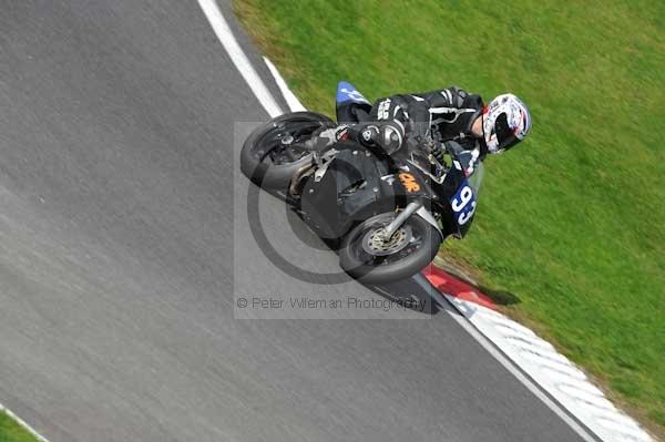 Motorcycle action photographs;cadwell;cadwell park photographs;event digital images;eventdigitalimages;motor racing louth lincolnshire;no limits trackday;peter wileman photography;trackday;trackday digital images;trackday photos