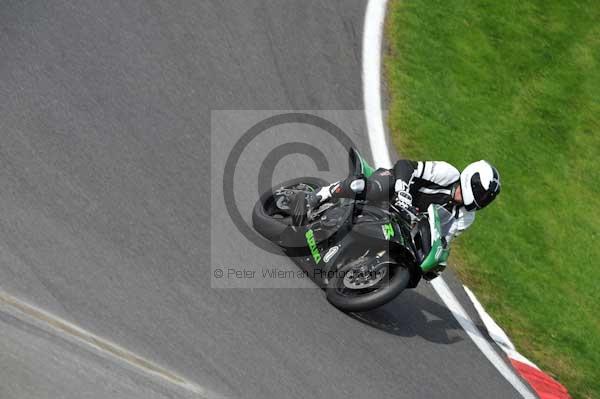 Motorcycle action photographs;cadwell;cadwell park photographs;event digital images;eventdigitalimages;motor racing louth lincolnshire;no limits trackday;peter wileman photography;trackday;trackday digital images;trackday photos