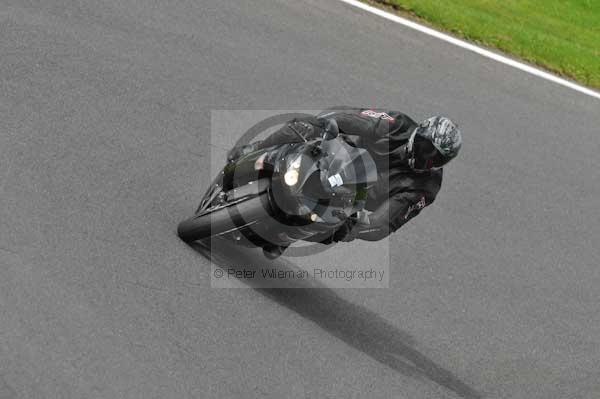 Motorcycle action photographs;cadwell;cadwell park photographs;event digital images;eventdigitalimages;motor racing louth lincolnshire;no limits trackday;peter wileman photography;trackday;trackday digital images;trackday photos