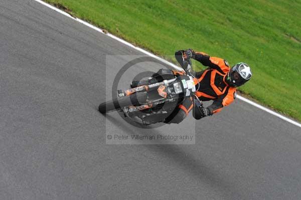 Motorcycle action photographs;cadwell;cadwell park photographs;event digital images;eventdigitalimages;motor racing louth lincolnshire;no limits trackday;peter wileman photography;trackday;trackday digital images;trackday photos