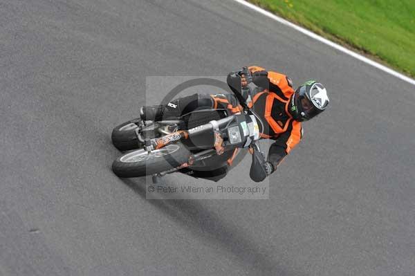 Motorcycle action photographs;cadwell;cadwell park photographs;event digital images;eventdigitalimages;motor racing louth lincolnshire;no limits trackday;peter wileman photography;trackday;trackday digital images;trackday photos