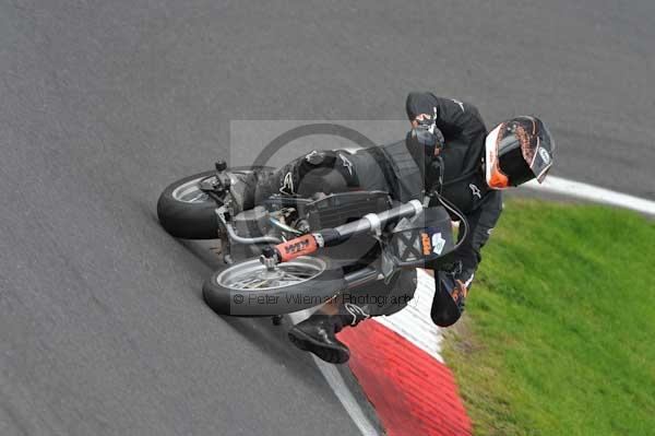 Motorcycle action photographs;cadwell;cadwell park photographs;event digital images;eventdigitalimages;motor racing louth lincolnshire;no limits trackday;peter wileman photography;trackday;trackday digital images;trackday photos