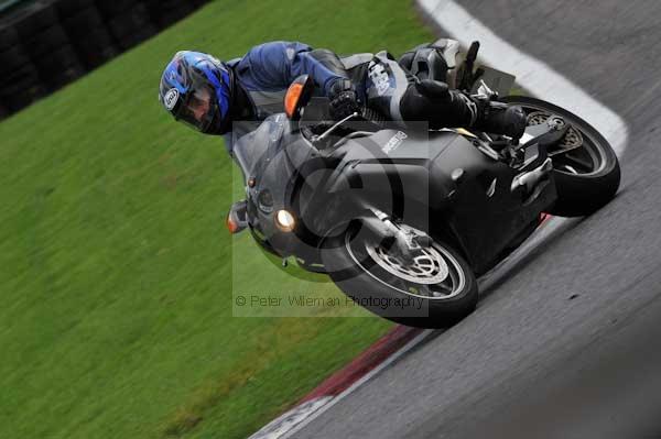 Motorcycle action photographs;cadwell;cadwell park photographs;event digital images;eventdigitalimages;motor racing louth lincolnshire;no limits trackday;peter wileman photography;trackday;trackday digital images;trackday photos