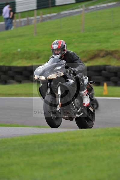 Motorcycle action photographs;cadwell;cadwell park photographs;event digital images;eventdigitalimages;motor racing louth lincolnshire;no limits trackday;peter wileman photography;trackday;trackday digital images;trackday photos