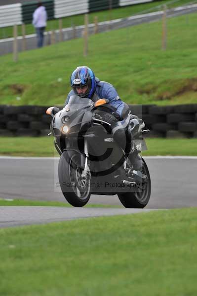 Motorcycle action photographs;cadwell;cadwell park photographs;event digital images;eventdigitalimages;motor racing louth lincolnshire;no limits trackday;peter wileman photography;trackday;trackday digital images;trackday photos