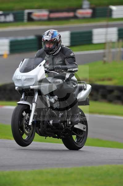 Motorcycle action photographs;cadwell;cadwell park photographs;event digital images;eventdigitalimages;motor racing louth lincolnshire;no limits trackday;peter wileman photography;trackday;trackday digital images;trackday photos