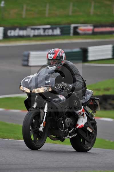 Motorcycle action photographs;cadwell;cadwell park photographs;event digital images;eventdigitalimages;motor racing louth lincolnshire;no limits trackday;peter wileman photography;trackday;trackday digital images;trackday photos