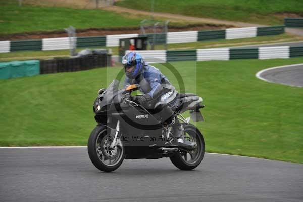 Motorcycle action photographs;cadwell;cadwell park photographs;event digital images;eventdigitalimages;motor racing louth lincolnshire;no limits trackday;peter wileman photography;trackday;trackday digital images;trackday photos