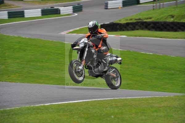 Motorcycle action photographs;cadwell;cadwell park photographs;event digital images;eventdigitalimages;motor racing louth lincolnshire;no limits trackday;peter wileman photography;trackday;trackday digital images;trackday photos