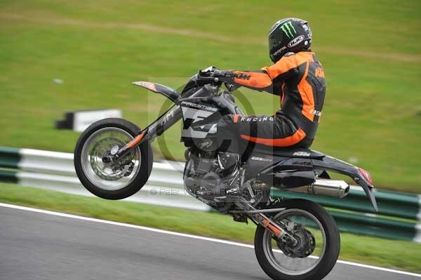 Motorcycle action photographs;cadwell;cadwell park photographs;event digital images;eventdigitalimages;motor racing louth lincolnshire;no limits trackday;peter wileman photography;trackday;trackday digital images;trackday photos