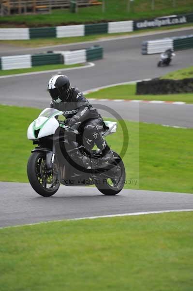 Motorcycle action photographs;cadwell;cadwell park photographs;event digital images;eventdigitalimages;motor racing louth lincolnshire;no limits trackday;peter wileman photography;trackday;trackday digital images;trackday photos