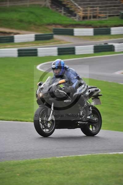 Motorcycle action photographs;cadwell;cadwell park photographs;event digital images;eventdigitalimages;motor racing louth lincolnshire;no limits trackday;peter wileman photography;trackday;trackday digital images;trackday photos