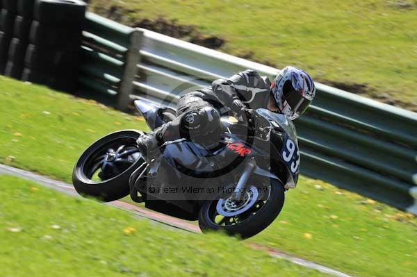 Motorcycle action photographs;cadwell;cadwell park photographs;event digital images;eventdigitalimages;motor racing louth lincolnshire;no limits trackday;peter wileman photography;trackday;trackday digital images;trackday photos