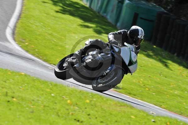 Motorcycle action photographs;cadwell;cadwell park photographs;event digital images;eventdigitalimages;motor racing louth lincolnshire;no limits trackday;peter wileman photography;trackday;trackday digital images;trackday photos