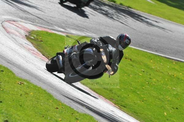 Motorcycle action photographs;cadwell;cadwell park photographs;event digital images;eventdigitalimages;motor racing louth lincolnshire;no limits trackday;peter wileman photography;trackday;trackday digital images;trackday photos