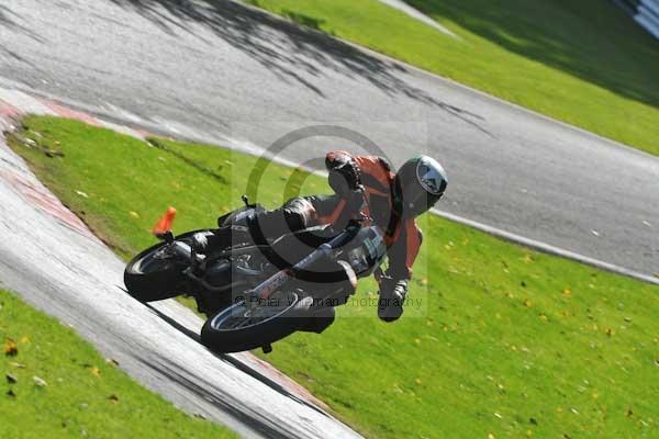 Motorcycle action photographs;cadwell;cadwell park photographs;event digital images;eventdigitalimages;motor racing louth lincolnshire;no limits trackday;peter wileman photography;trackday;trackday digital images;trackday photos