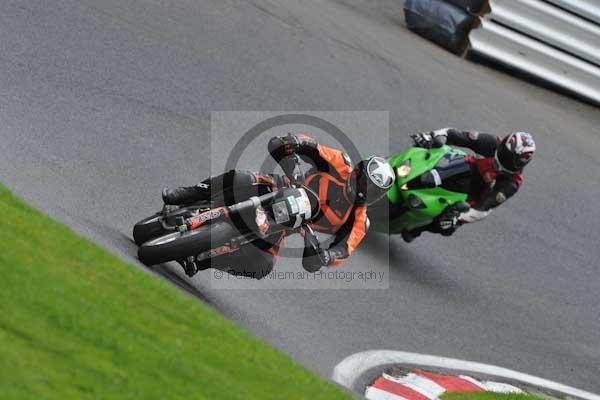 Motorcycle action photographs;cadwell;cadwell park photographs;event digital images;eventdigitalimages;motor racing louth lincolnshire;no limits trackday;peter wileman photography;trackday;trackday digital images;trackday photos