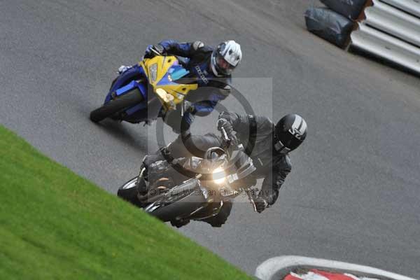 Motorcycle action photographs;cadwell;cadwell park photographs;event digital images;eventdigitalimages;motor racing louth lincolnshire;no limits trackday;peter wileman photography;trackday;trackday digital images;trackday photos