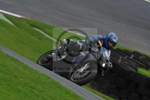 Motorcycle action photographs;cadwell;cadwell park photographs;event digital images;eventdigitalimages;motor racing louth lincolnshire;no limits trackday;peter wileman photography;trackday;trackday digital images;trackday photos