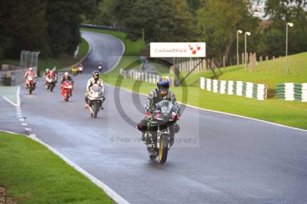 Motorcycle action photographs;cadwell;cadwell park photographs;event digital images;eventdigitalimages;motor racing louth lincolnshire;no limits trackday;peter wileman photography;trackday;trackday digital images;trackday photos