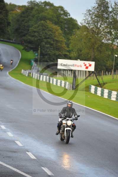 Motorcycle action photographs;cadwell;cadwell park photographs;event digital images;eventdigitalimages;motor racing louth lincolnshire;no limits trackday;peter wileman photography;trackday;trackday digital images;trackday photos