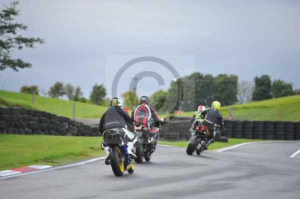 Motorcycle action photographs;cadwell;cadwell park photographs;event digital images;eventdigitalimages;motor racing louth lincolnshire;no limits trackday;peter wileman photography;trackday;trackday digital images;trackday photos