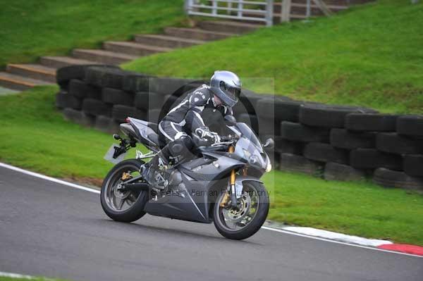 Motorcycle action photographs;cadwell;cadwell park photographs;event digital images;eventdigitalimages;motor racing louth lincolnshire;no limits trackday;peter wileman photography;trackday;trackday digital images;trackday photos