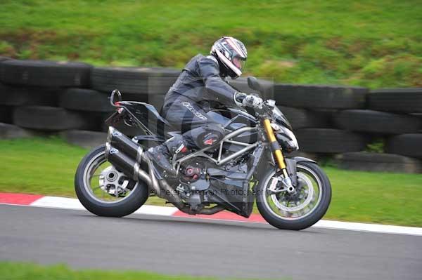 Motorcycle action photographs;cadwell;cadwell park photographs;event digital images;eventdigitalimages;motor racing louth lincolnshire;no limits trackday;peter wileman photography;trackday;trackday digital images;trackday photos