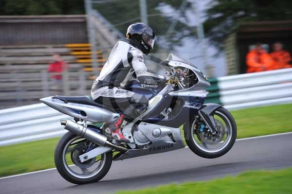 Motorcycle action photographs;cadwell;cadwell park photographs;event digital images;eventdigitalimages;motor racing louth lincolnshire;no limits trackday;peter wileman photography;trackday;trackday digital images;trackday photos