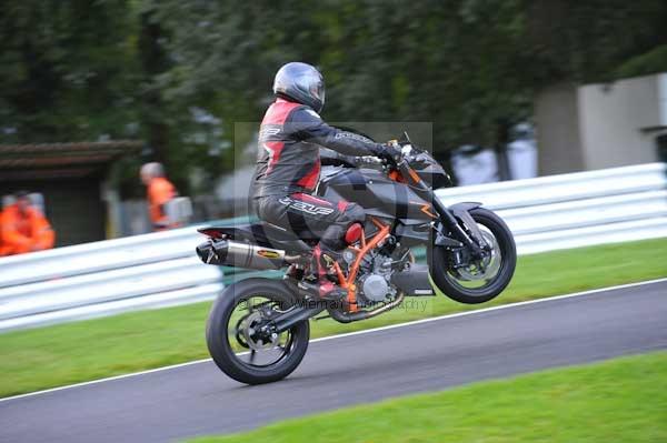 Motorcycle action photographs;cadwell;cadwell park photographs;event digital images;eventdigitalimages;motor racing louth lincolnshire;no limits trackday;peter wileman photography;trackday;trackday digital images;trackday photos