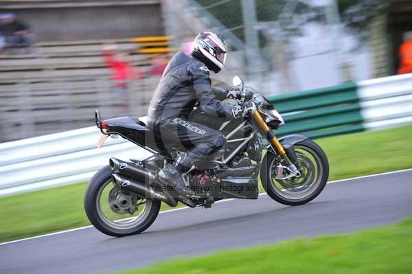 Motorcycle action photographs;cadwell;cadwell park photographs;event digital images;eventdigitalimages;motor racing louth lincolnshire;no limits trackday;peter wileman photography;trackday;trackday digital images;trackday photos