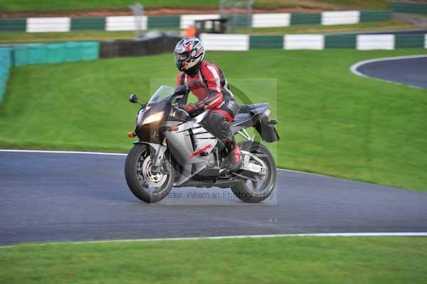 Motorcycle action photographs;cadwell;cadwell park photographs;event digital images;eventdigitalimages;motor racing louth lincolnshire;no limits trackday;peter wileman photography;trackday;trackday digital images;trackday photos