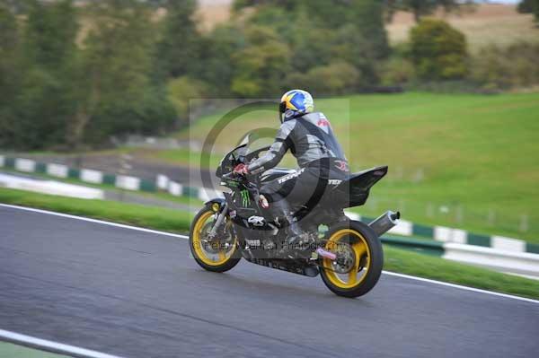 Motorcycle action photographs;cadwell;cadwell park photographs;event digital images;eventdigitalimages;motor racing louth lincolnshire;no limits trackday;peter wileman photography;trackday;trackday digital images;trackday photos