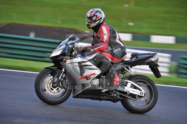 Motorcycle action photographs;cadwell;cadwell park photographs;event digital images;eventdigitalimages;motor racing louth lincolnshire;no limits trackday;peter wileman photography;trackday;trackday digital images;trackday photos