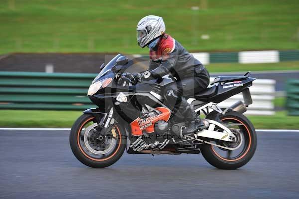 Motorcycle action photographs;cadwell;cadwell park photographs;event digital images;eventdigitalimages;motor racing louth lincolnshire;no limits trackday;peter wileman photography;trackday;trackday digital images;trackday photos