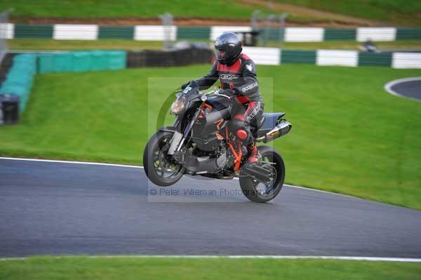 Motorcycle action photographs;cadwell;cadwell park photographs;event digital images;eventdigitalimages;motor racing louth lincolnshire;no limits trackday;peter wileman photography;trackday;trackday digital images;trackday photos