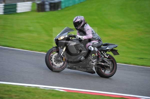 Motorcycle action photographs;cadwell;cadwell park photographs;event digital images;eventdigitalimages;motor racing louth lincolnshire;no limits trackday;peter wileman photography;trackday;trackday digital images;trackday photos