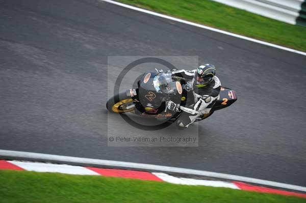 Motorcycle action photographs;cadwell;cadwell park photographs;event digital images;eventdigitalimages;motor racing louth lincolnshire;no limits trackday;peter wileman photography;trackday;trackday digital images;trackday photos