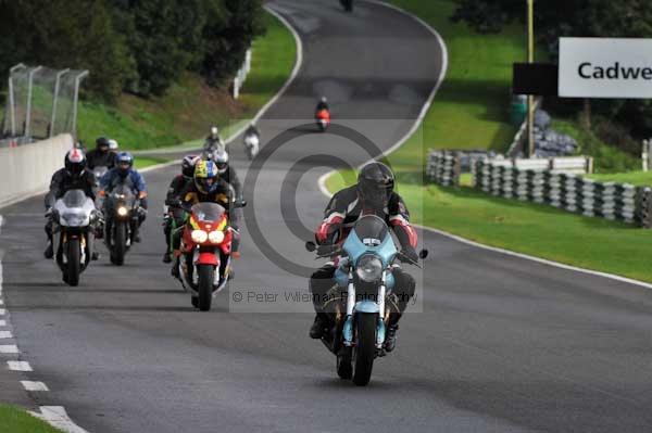 Motorcycle action photographs;cadwell;cadwell park photographs;event digital images;eventdigitalimages;motor racing louth lincolnshire;no limits trackday;peter wileman photography;trackday;trackday digital images;trackday photos