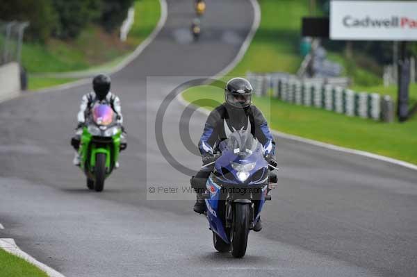 Motorcycle action photographs;cadwell;cadwell park photographs;event digital images;eventdigitalimages;motor racing louth lincolnshire;no limits trackday;peter wileman photography;trackday;trackday digital images;trackday photos