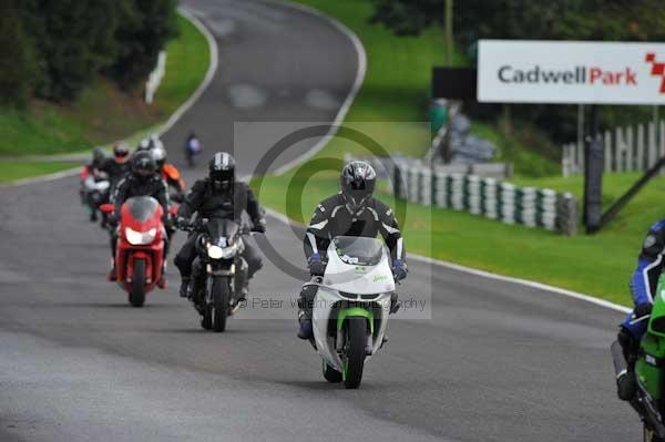 Motorcycle action photographs;cadwell;cadwell park photographs;event digital images;eventdigitalimages;motor racing louth lincolnshire;no limits trackday;peter wileman photography;trackday;trackday digital images;trackday photos