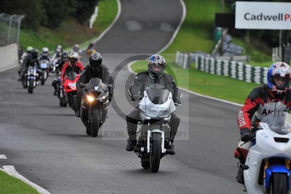 Motorcycle action photographs;cadwell;cadwell park photographs;event digital images;eventdigitalimages;motor racing louth lincolnshire;no limits trackday;peter wileman photography;trackday;trackday digital images;trackday photos