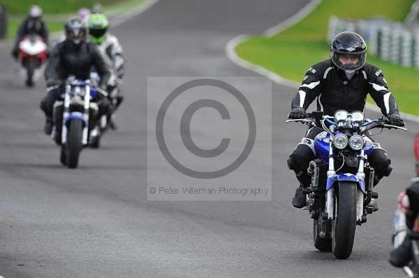 Motorcycle action photographs;cadwell;cadwell park photographs;event digital images;eventdigitalimages;motor racing louth lincolnshire;no limits trackday;peter wileman photography;trackday;trackday digital images;trackday photos