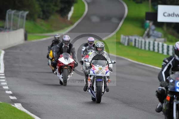 Motorcycle action photographs;cadwell;cadwell park photographs;event digital images;eventdigitalimages;motor racing louth lincolnshire;no limits trackday;peter wileman photography;trackday;trackday digital images;trackday photos