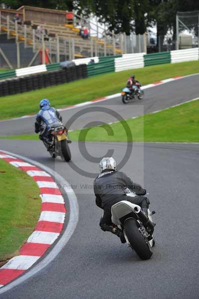 Motorcycle action photographs;cadwell;cadwell park photographs;event digital images;eventdigitalimages;motor racing louth lincolnshire;no limits trackday;peter wileman photography;trackday;trackday digital images;trackday photos